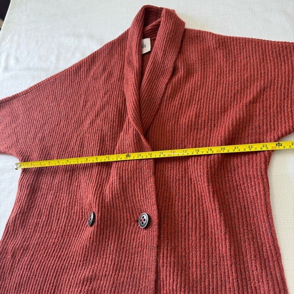 Cabi Rosewood Two Button Sweater Womens Size S Red Knit Shawl Neck Short Sleeves - Picture 6 of 8